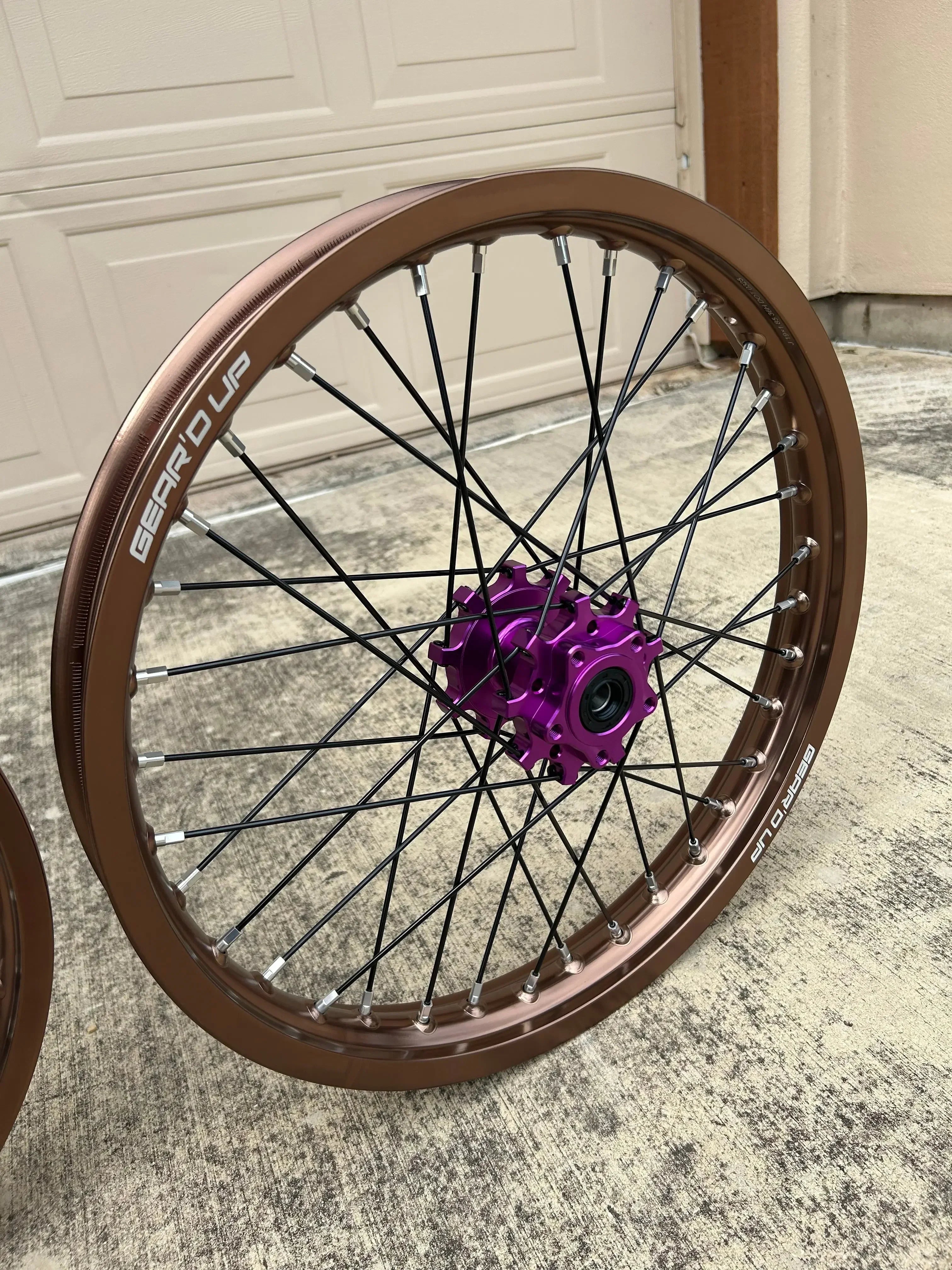 CUSTOM E-MOTO WHEEL BUILDER