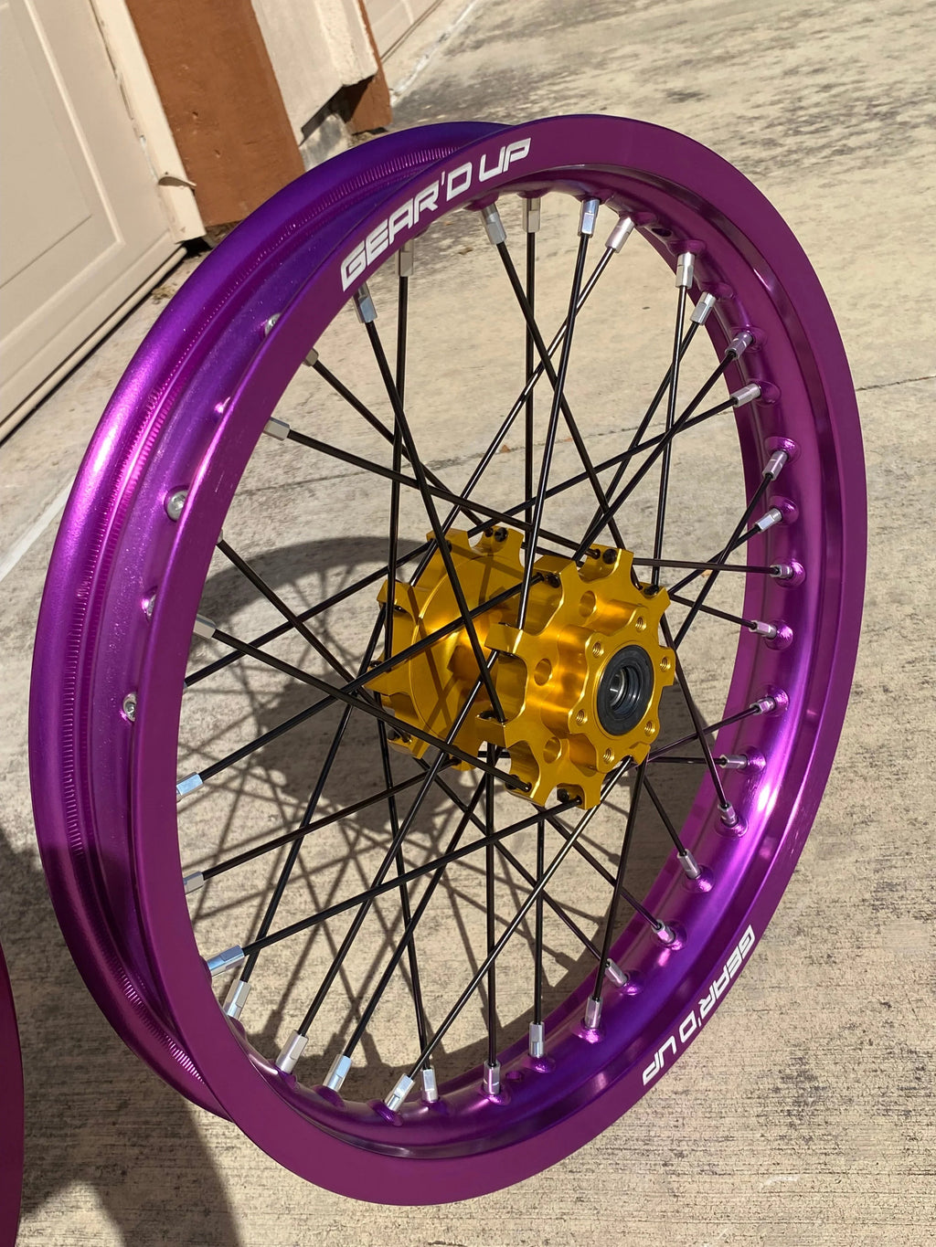 CUSTOM E-MOTO WHEEL BUILDER
