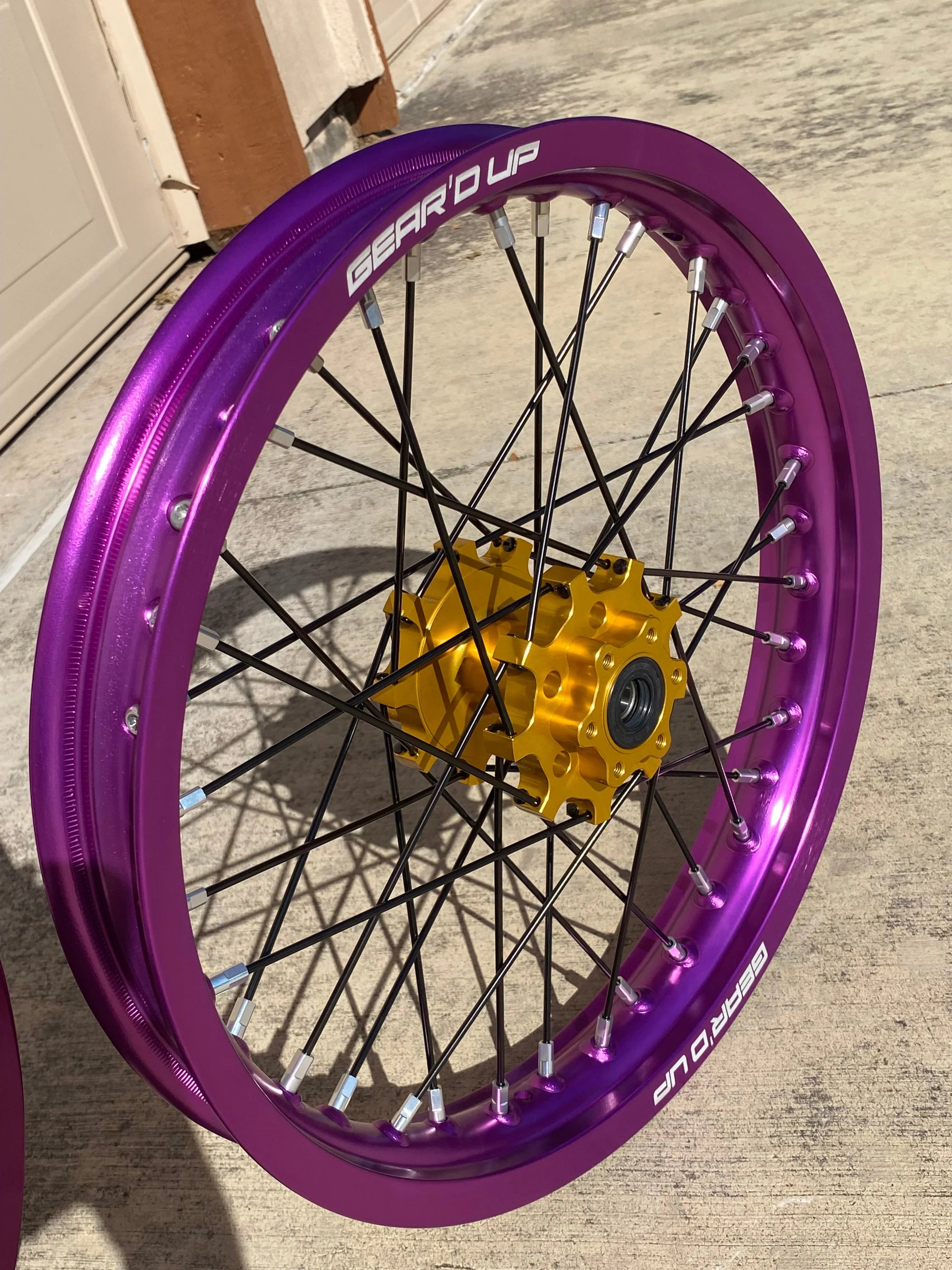 CUSTOM E-MOTO WHEEL BUILDER