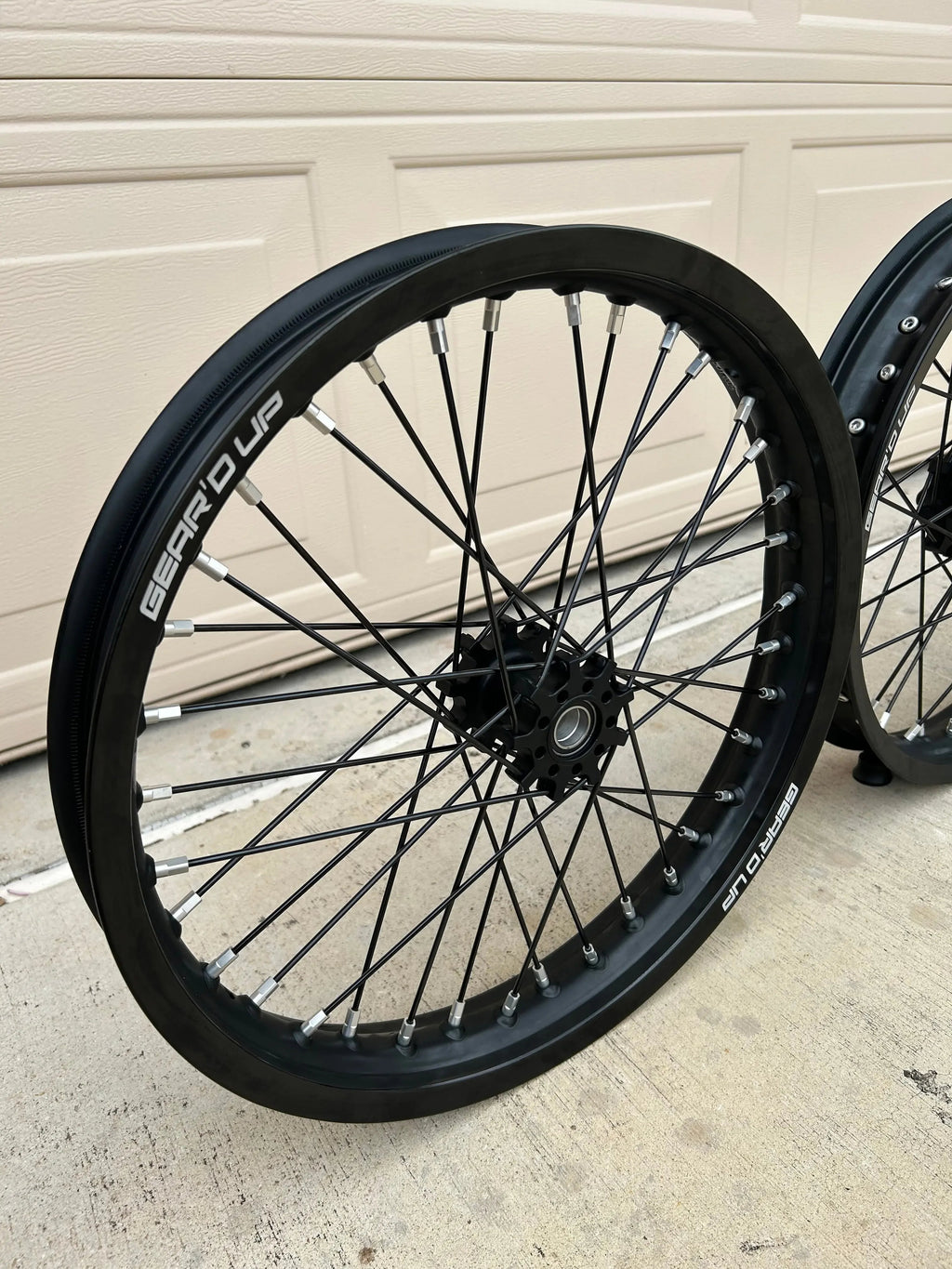 CUSTOM E-MOTO WHEEL BUILDER